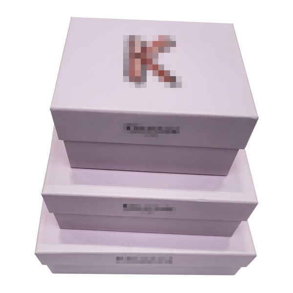 Premium Lip and Base Gift Box with Wear-Resisting Matte Varnish